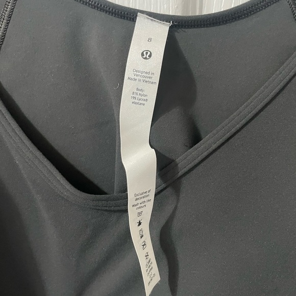 Lululemon - Picture 3 of 3